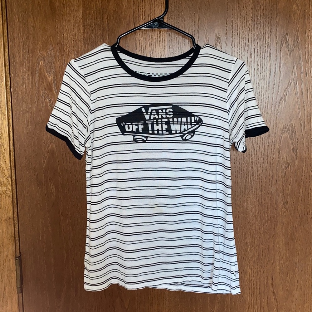 Women’s Vans “off the wall” shirt size medium